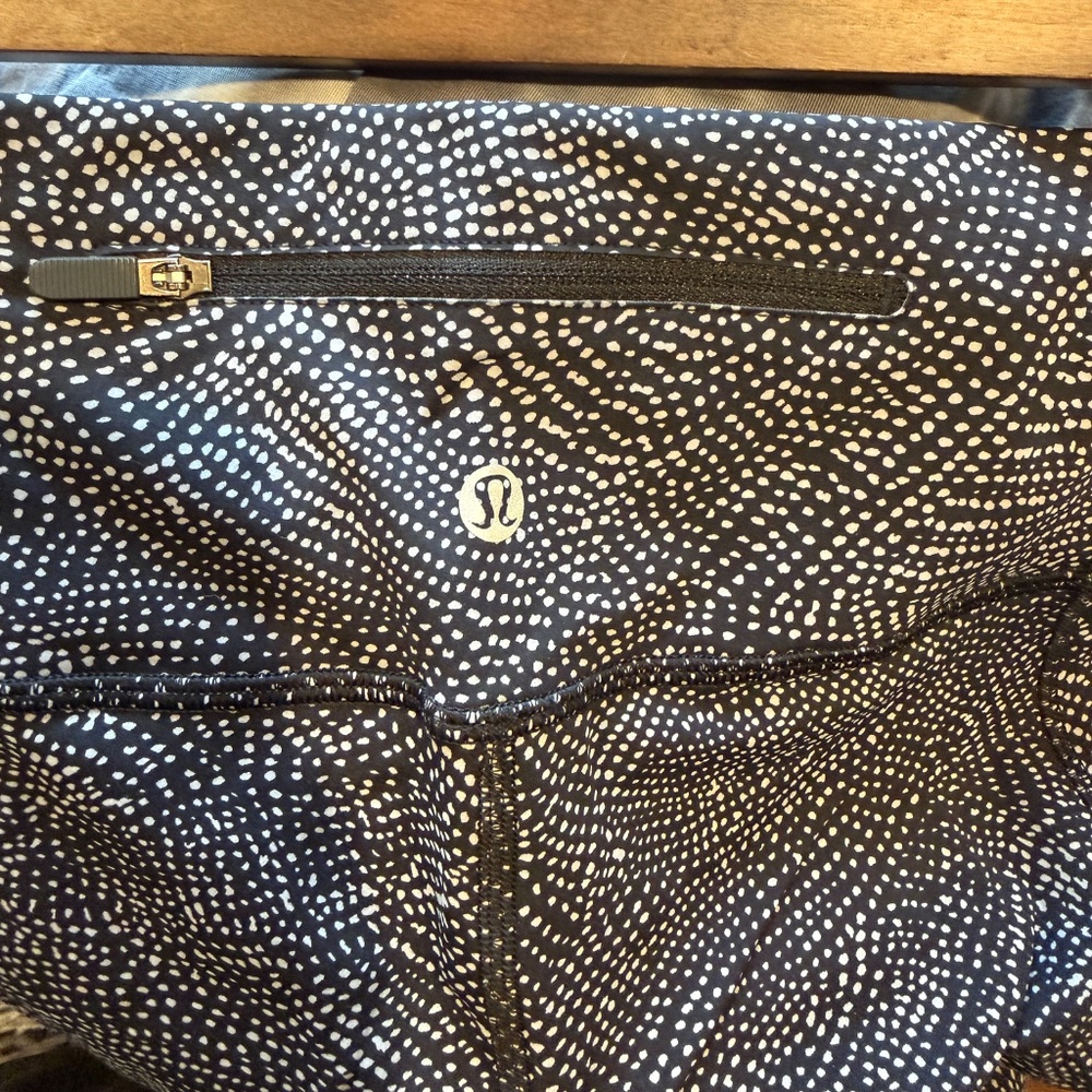 Lululemon leggings - Picture 4 of 4